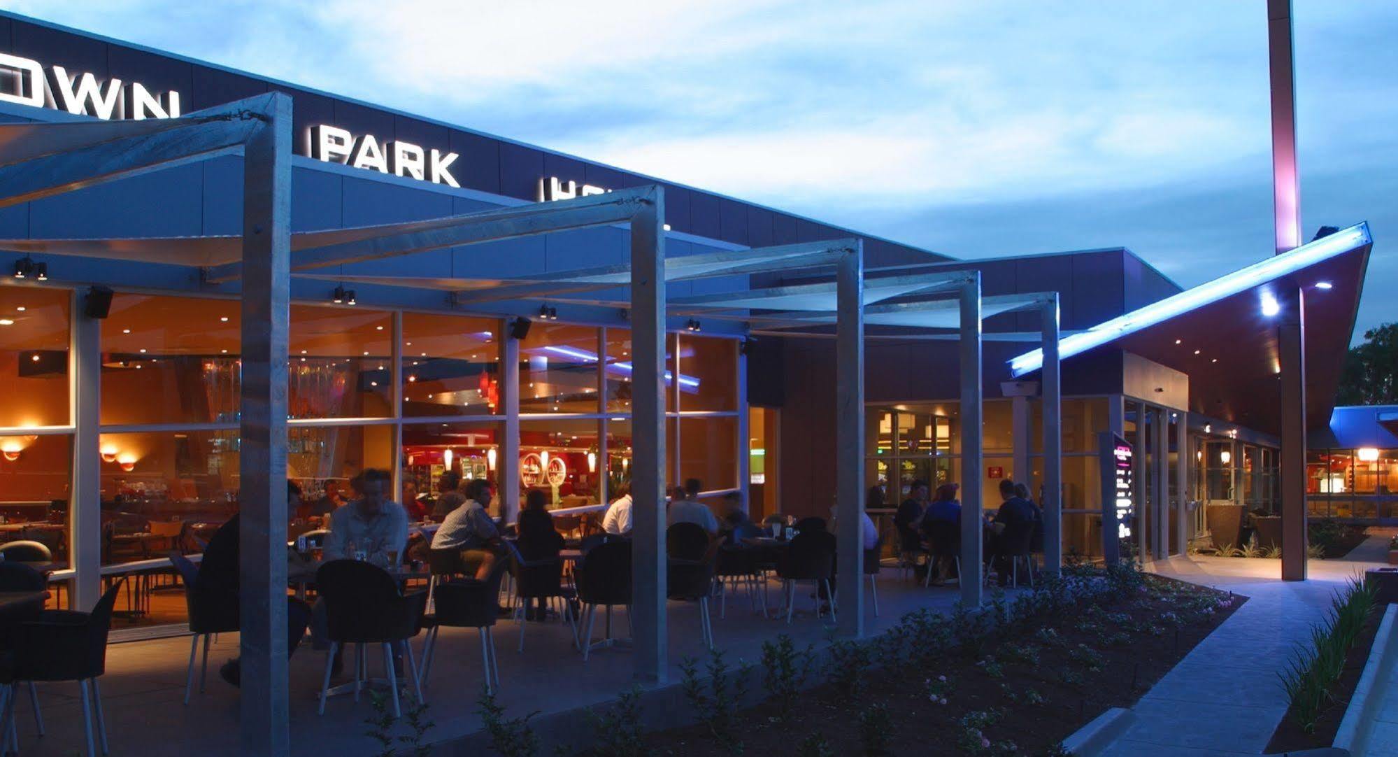 ไนท์แคป แอท แซนดาวน์พาร์ค โฮเทล Hotel Noble Park ภายนอก รูปภาพ