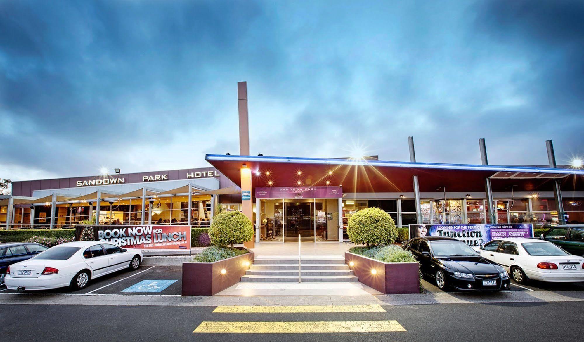 ไนท์แคป แอท แซนดาวน์พาร์ค โฮเทล Hotel Noble Park ภายนอก รูปภาพ